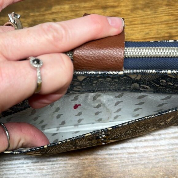 Sakroots Artist Zip Around Wallet Navy Blue White Floral Spirit Desert - Picture 7 of 10